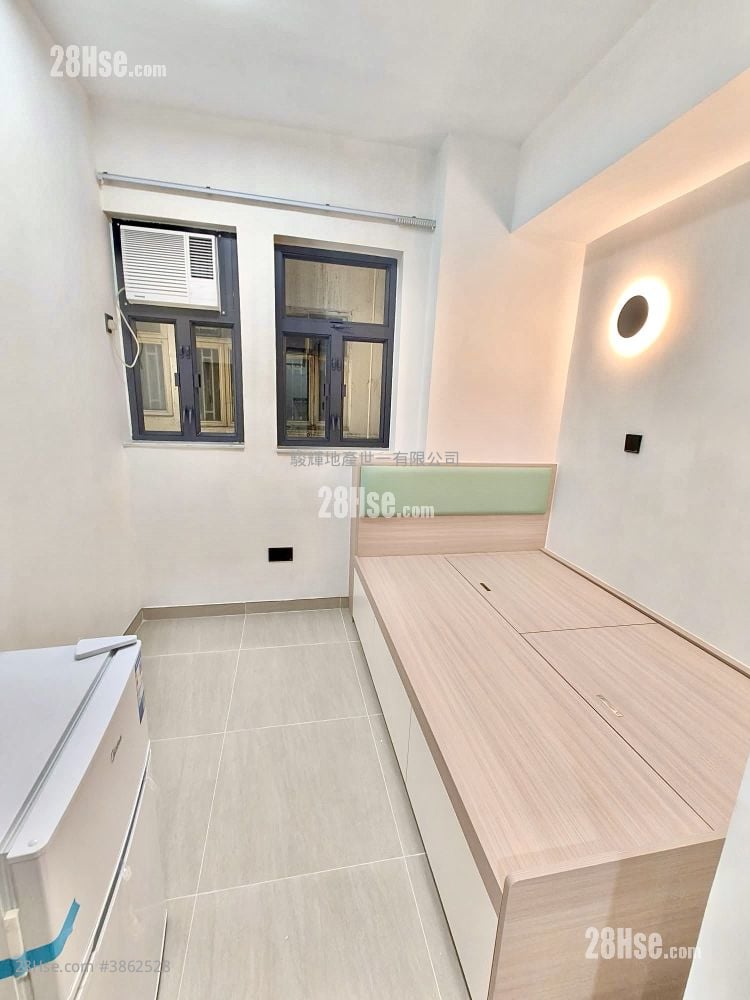 Man Fai Building Rental Studio , 1 Bathroom 150 ft²
