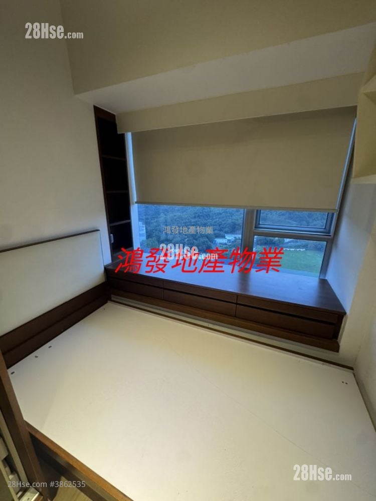 Caldecott Hill Rental 3 Bedrooms , 2 Bathrooms 764 ft²
