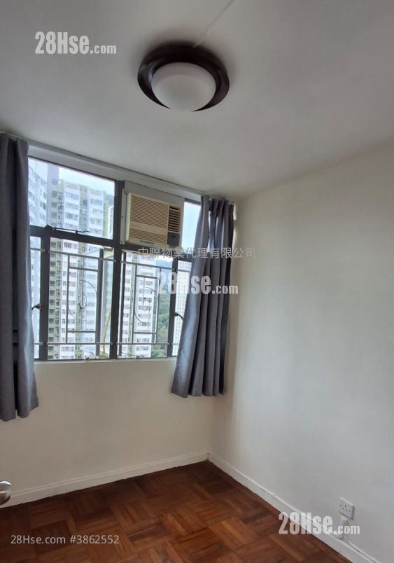 May Shing Court Sell 2 Bedrooms , 1 Bathroom 381 ft²