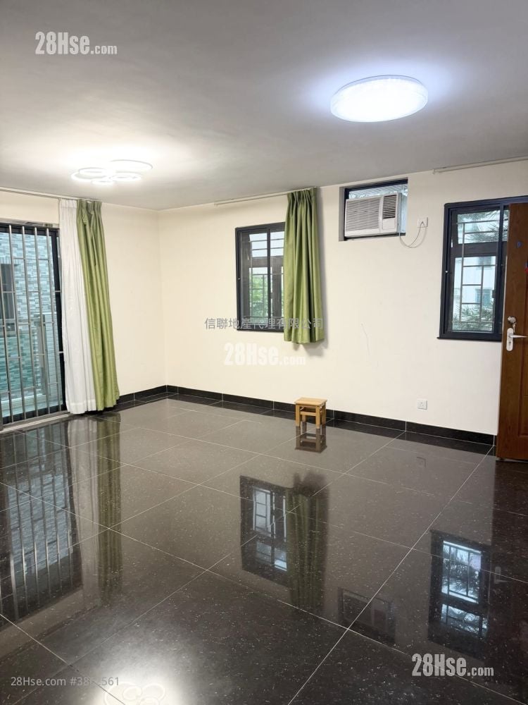 Village Rental 3 Bedrooms , 1 Bathroom 700 ft²