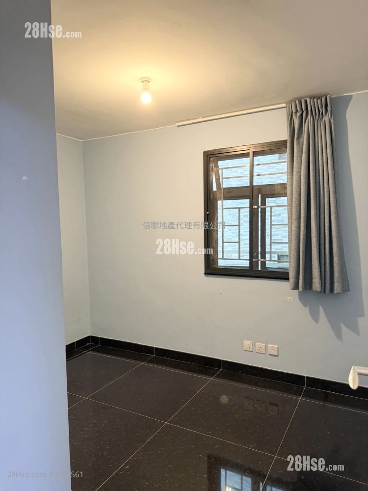 Village Rental 3 Bedrooms , 1 Bathroom 700 ft²