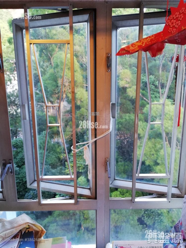 Hoi Tak Gardens Sell 2 Bedrooms , 1 Bathroom 325 ft²