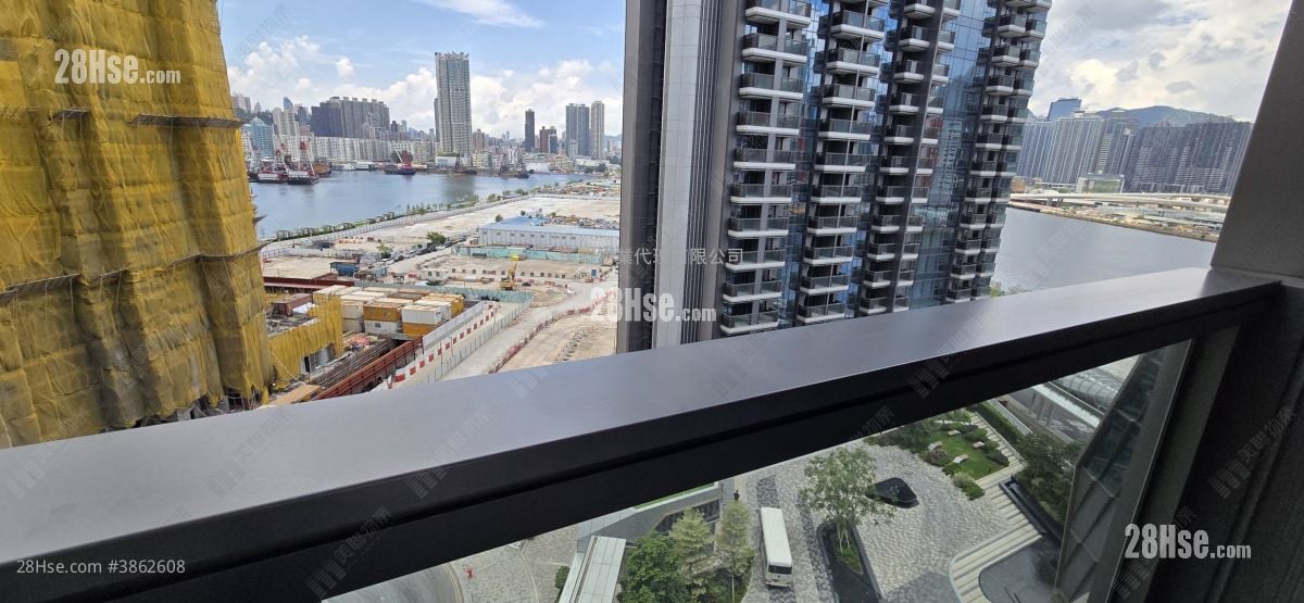 Twin Victoria Rental 1 Bedroom , 1 Bathroom 305 ft²