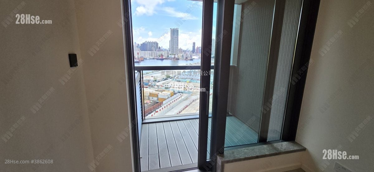 Twin Victoria Rental 1 Bedroom , 1 Bathroom 305 ft²