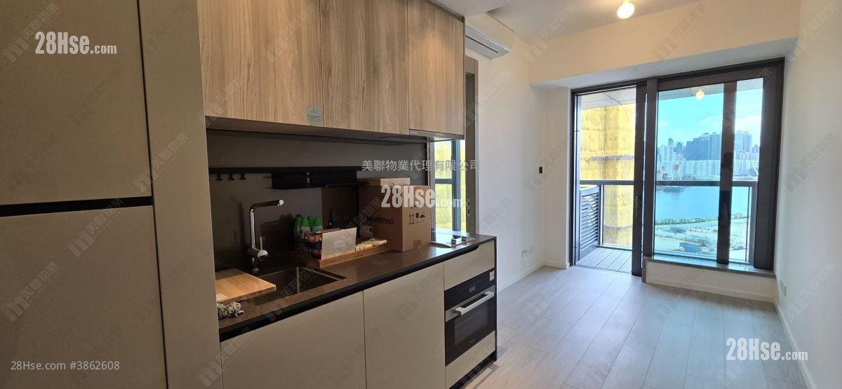 Twin Victoria Rental 1 Bedroom , 1 Bathroom 305 ft²