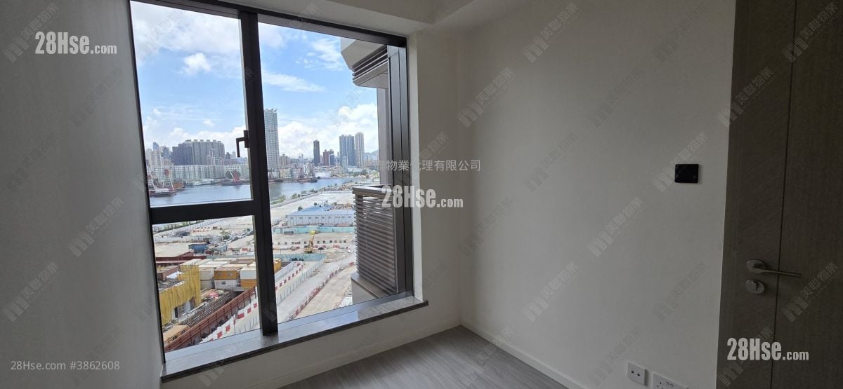 Twin Victoria Rental 1 Bedroom , 1 Bathroom 305 ft²
