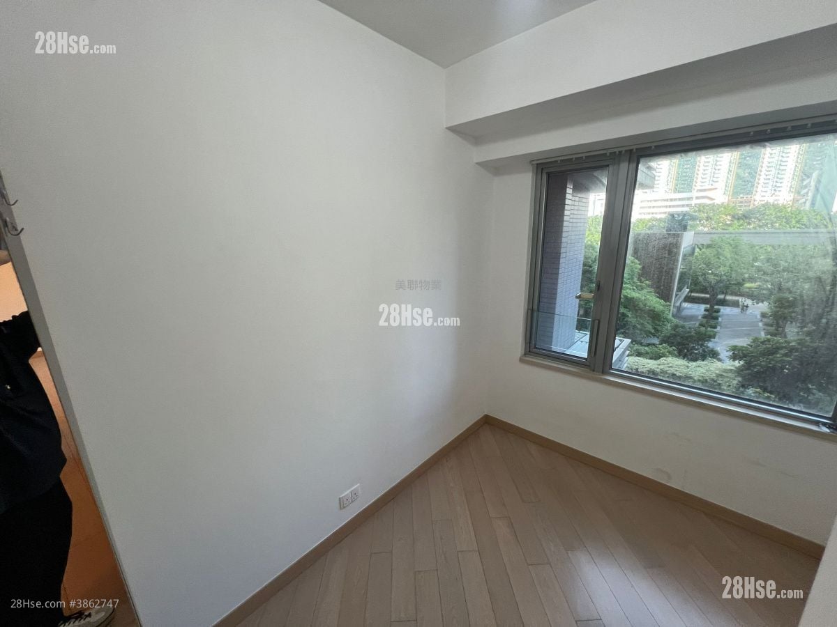 master room: Century Link Rental 2 Bedrooms , 2 Bathrooms 484 ft²