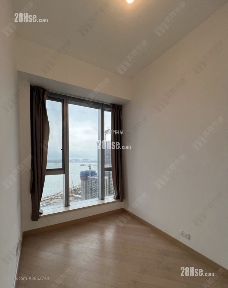 master room: Century Link Rental 3 Bedrooms , 2 Bathrooms 642 ft²