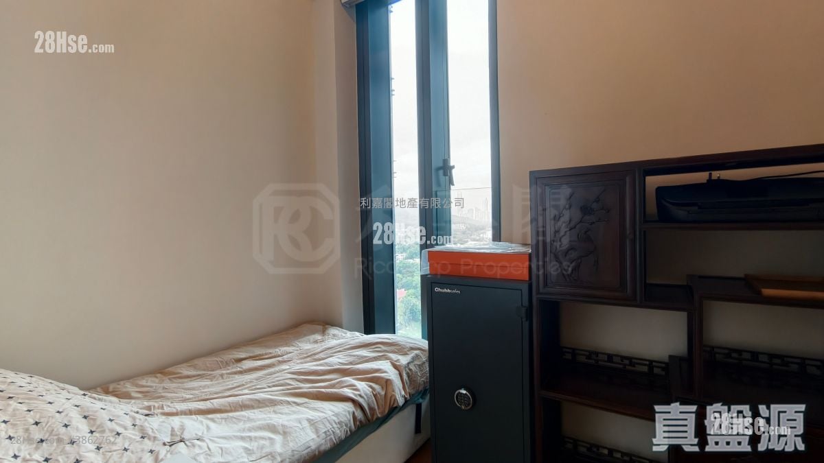 Eden Manor Rental 4 Bedrooms , 2 Bathrooms 1,108 ft²