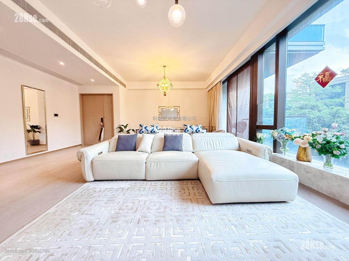 Mont Rouge Sell 4 Bedrooms , 4 Bathrooms 1,743 ft²