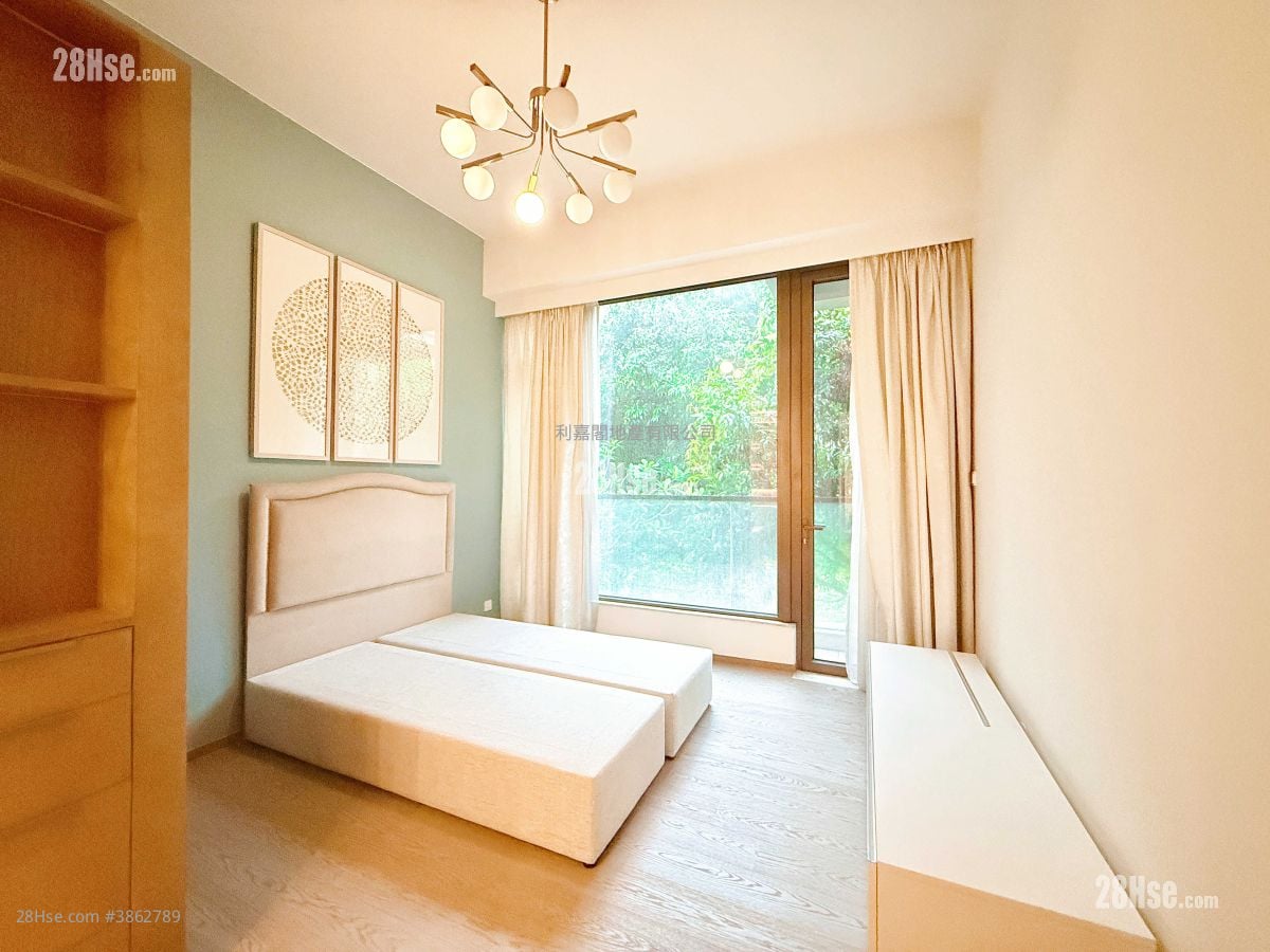Mont Rouge Sell 4 Bedrooms , 4 Bathrooms 1,743 ft²