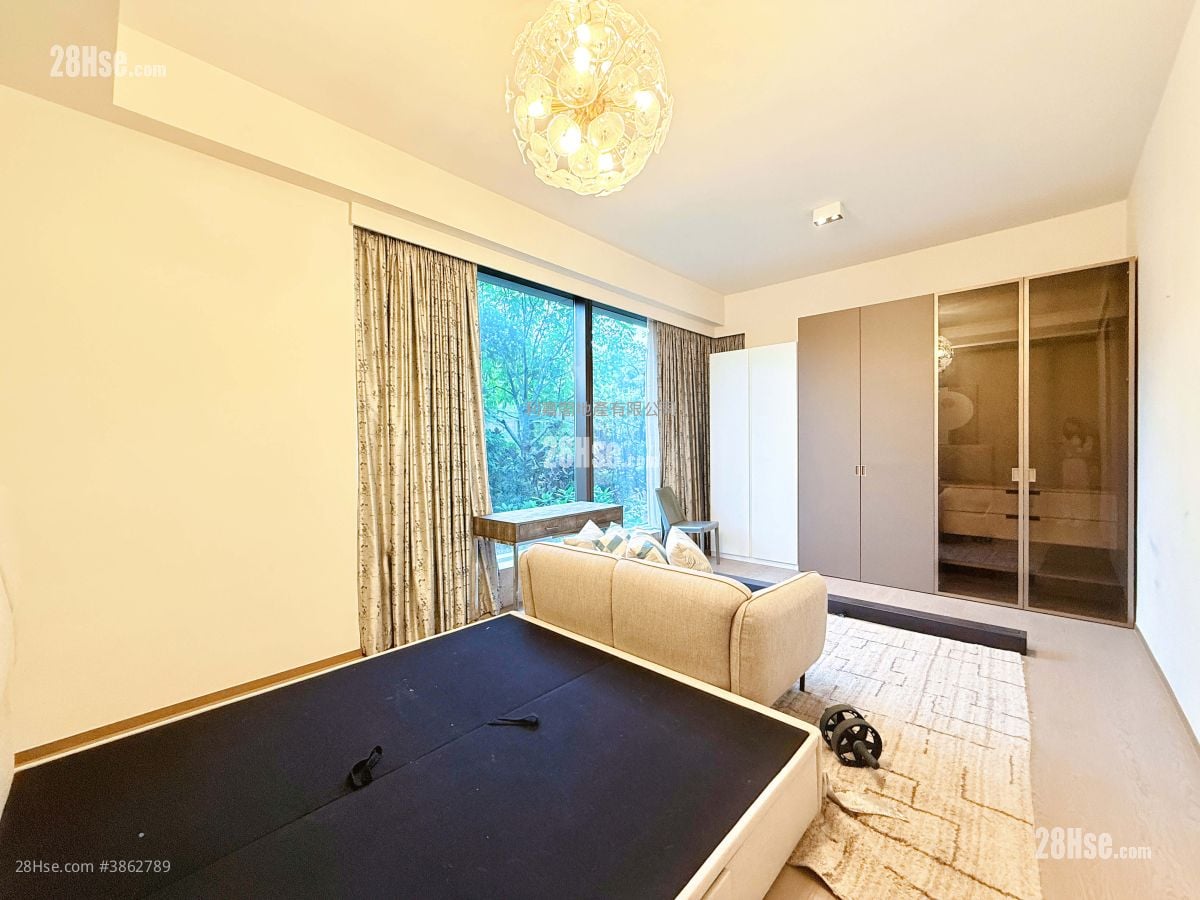 Mont Rouge Sell 4 Bedrooms , 4 Bathrooms 1,743 ft²