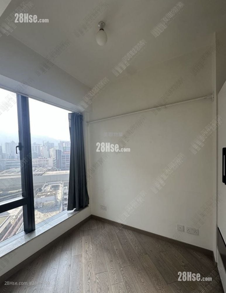 master room: The Parkville Sell 2 Bedrooms , 1 Bathroom 422 ft²
