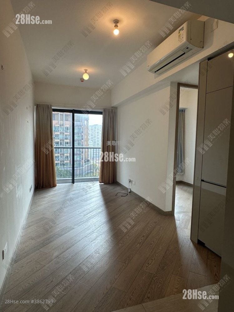 living room: The Parkville Sell 2 Bedrooms , 1 Bathroom 422 ft²