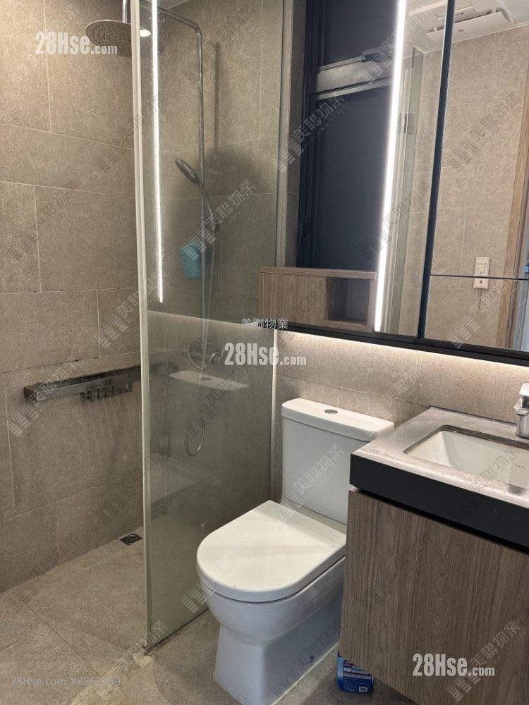 bathroom: The Parkville Sell 2 Bedrooms , 1 Bathroom 422 ft²