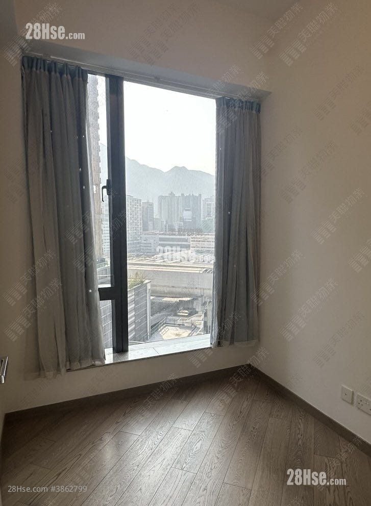 bedroom 1: The Parkville Sell 2 Bedrooms , 1 Bathroom 422 ft²