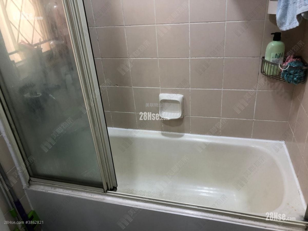 Tin Chung Court Sell 2 Bedrooms , 1 Bathroom 506 ft²