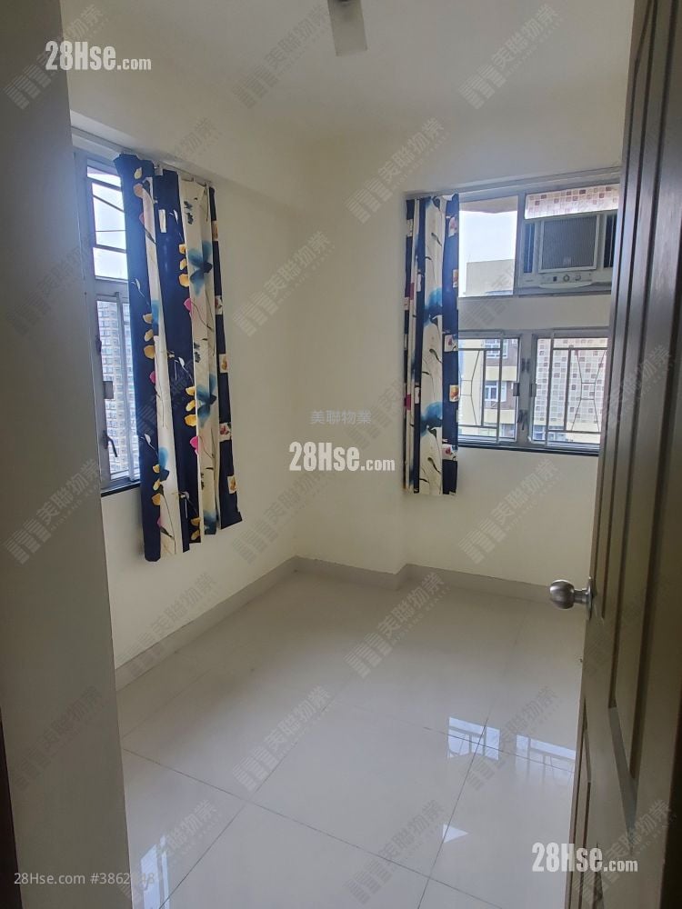 bedroom 1: Waldorf Garden Sell 2 Bedrooms , 1 Bathroom 404 ft²