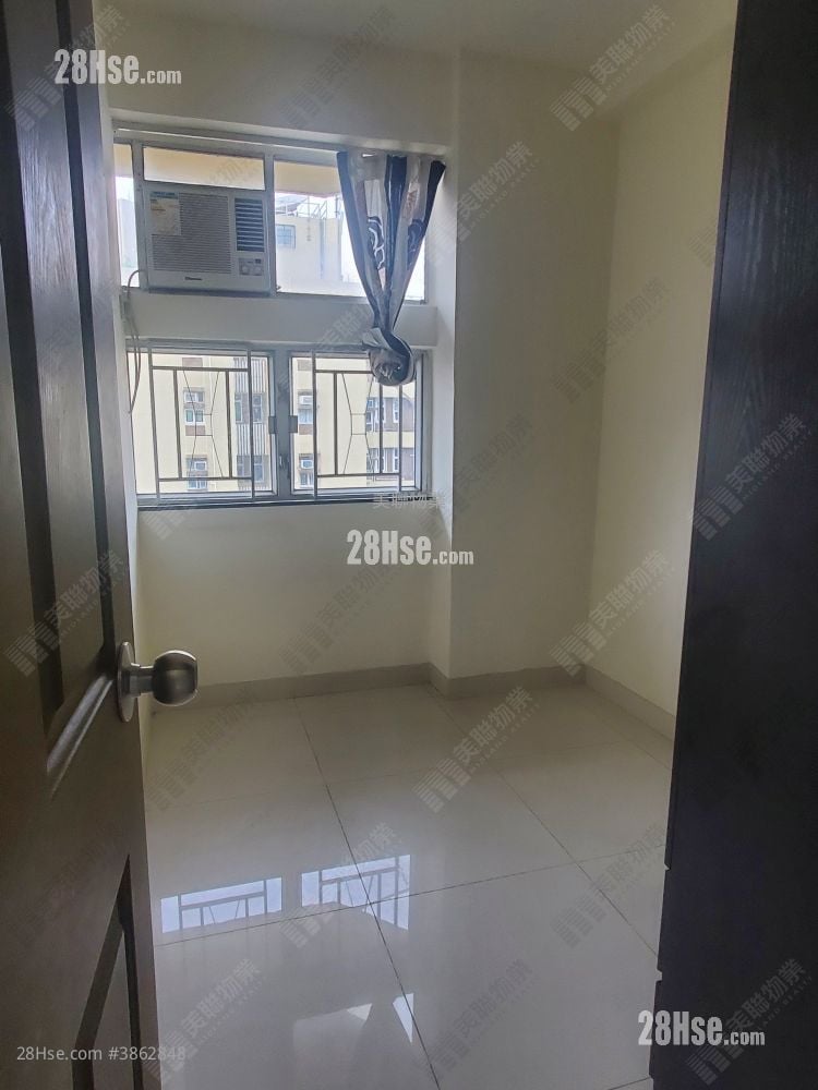 bedroom 2: Waldorf Garden Sell 2 Bedrooms , 1 Bathroom 404 ft²