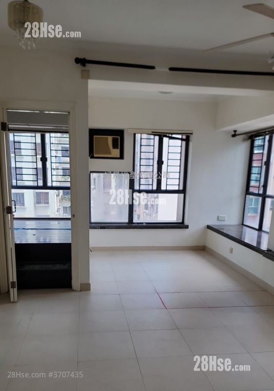 Florence Plaza Rental 2 Bedrooms , 1 Bathroom 340 ft²