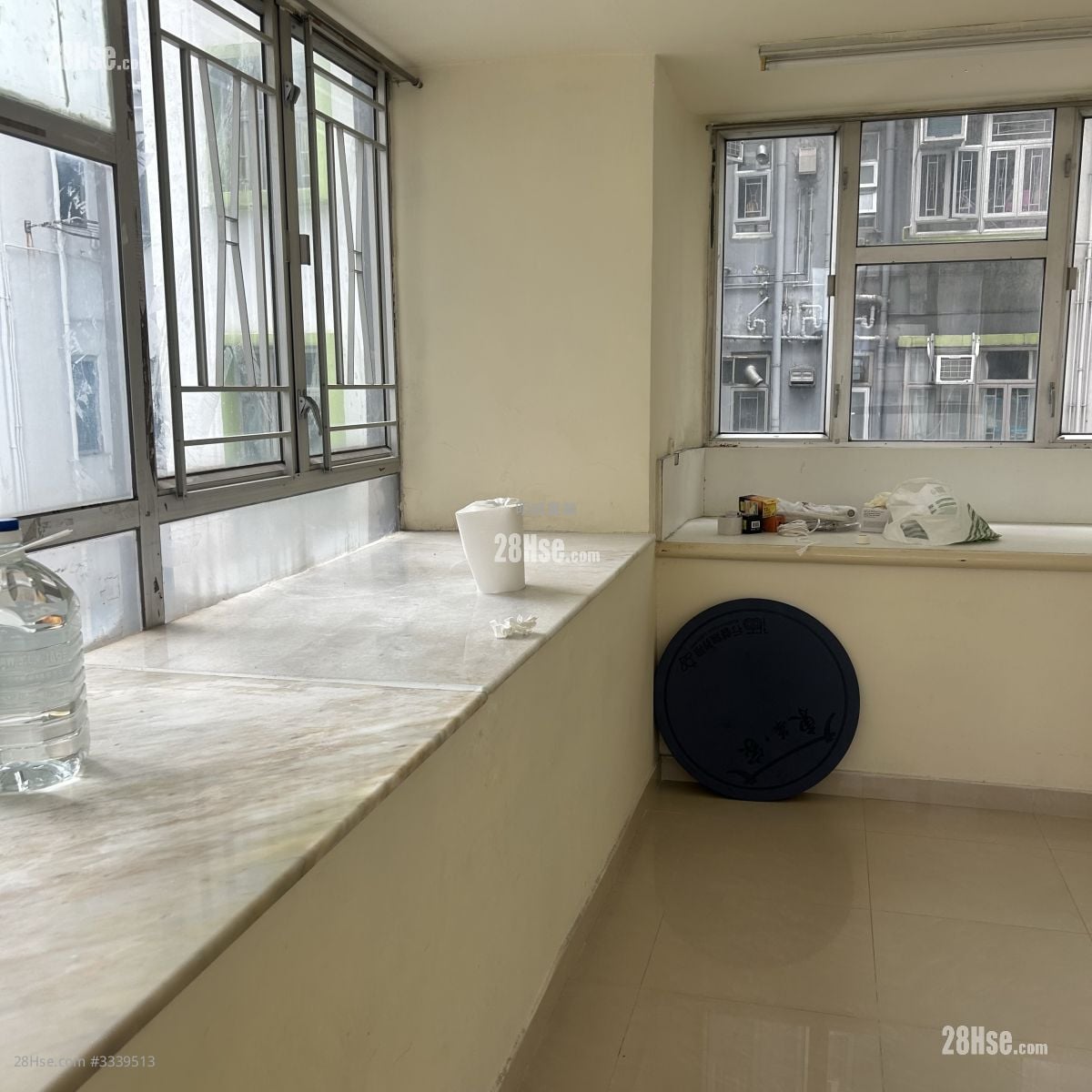 On Hong Building Rental 1 Bedroom 238 ft²
