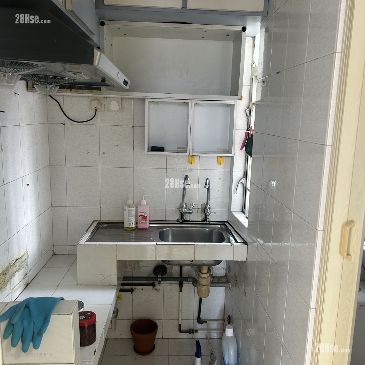 On Hong Building Rental 1 Bedroom 238 ft²