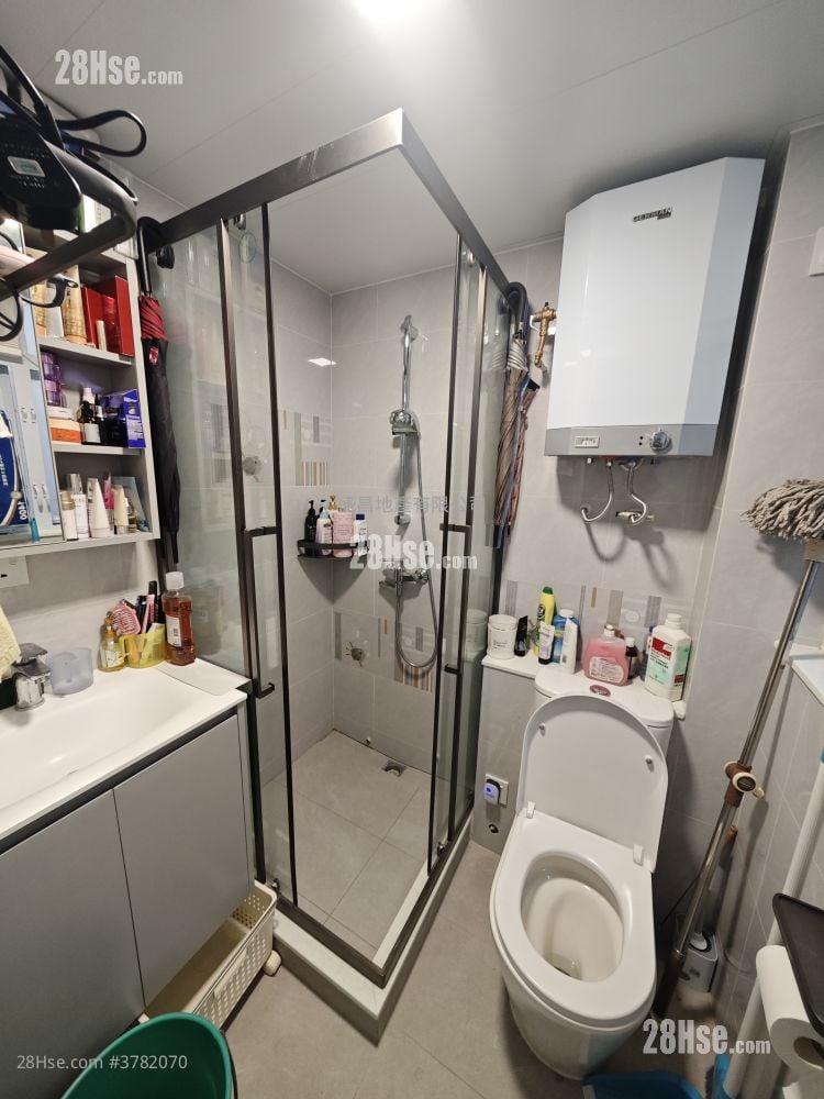 Ngai Hing Mansion Sell 1 Bedroom , 1 Bathroom 311 ft²