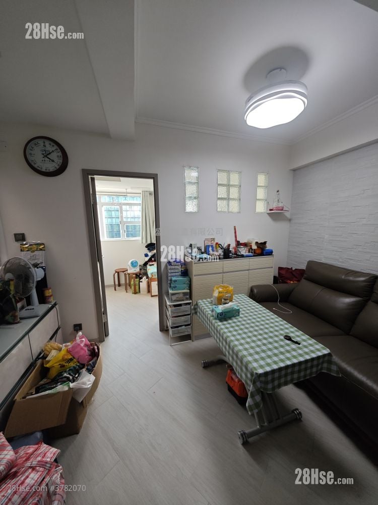 Ngai Hing Mansion Sell 1 Bedroom , 1 Bathroom 311 ft²