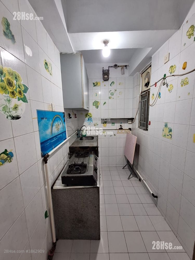 Tsuen Tak Garden Sell 2 Bedrooms , 1 Bathroom 306 ft²