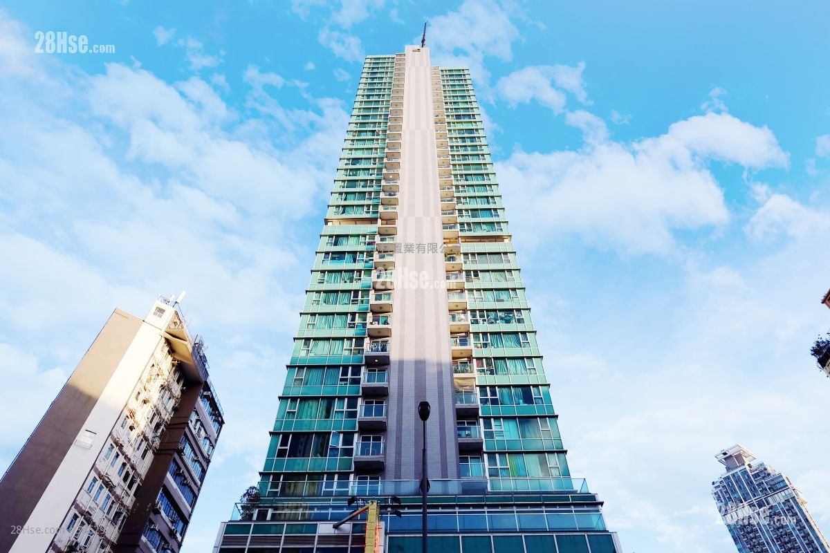 building outlook: Grand Metro Rental 3 Bedrooms , 2 Bathrooms 693 ft²