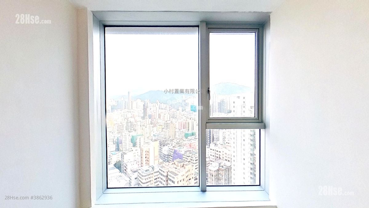 bedroom 3: Grand Metro Rental 3 Bedrooms , 2 Bathrooms 693 ft²