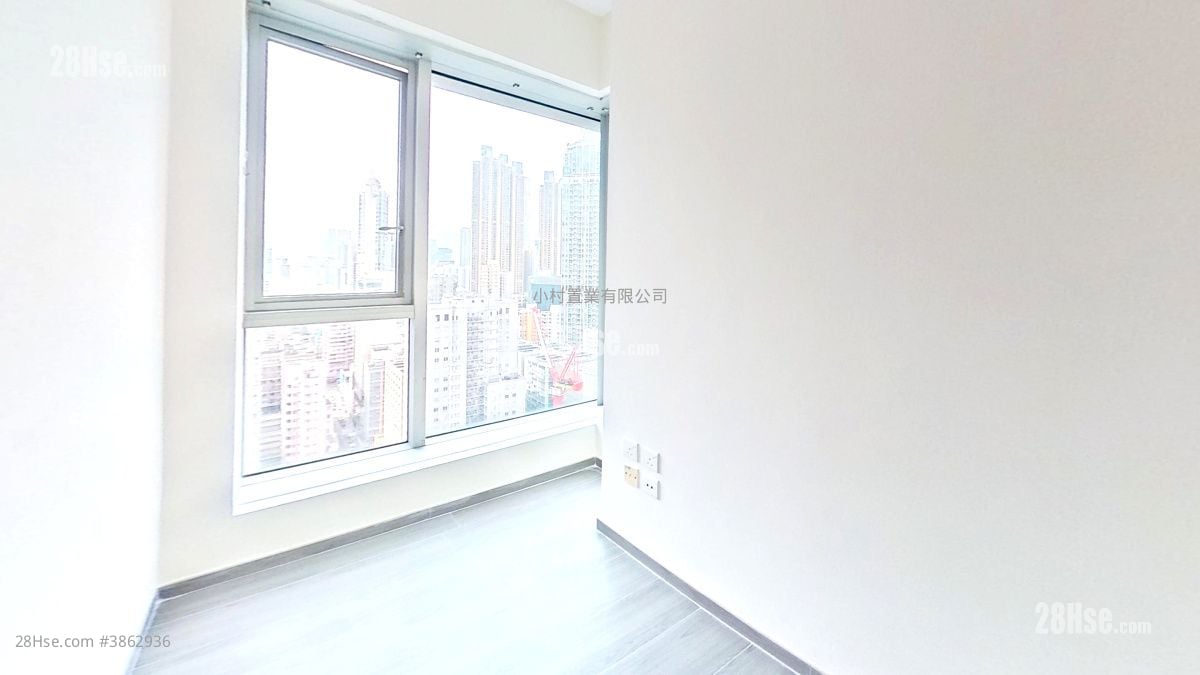 bedroom 2: Grand Metro Rental 3 Bedrooms , 2 Bathrooms 693 ft²