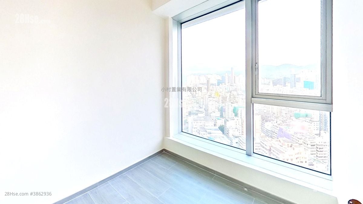bedroom 3: Grand Metro Rental 3 Bedrooms , 2 Bathrooms 693 ft²