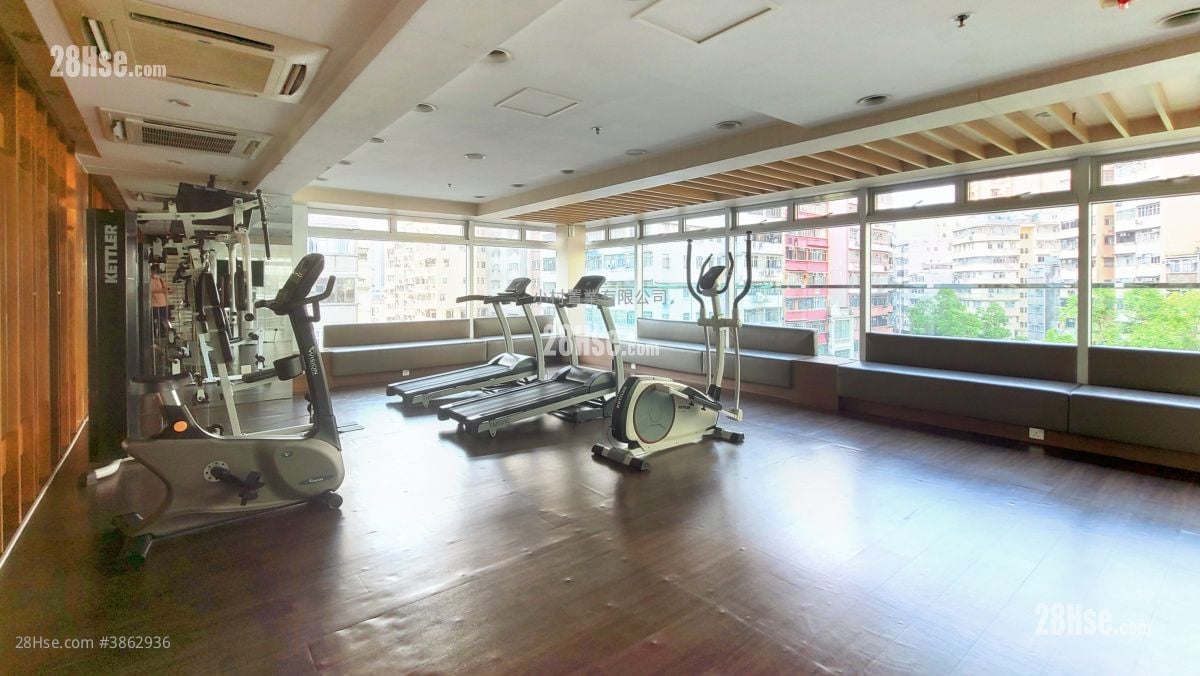 Clubhouse: Grand Metro Rental 3 Bedrooms , 2 Bathrooms 693 ft²