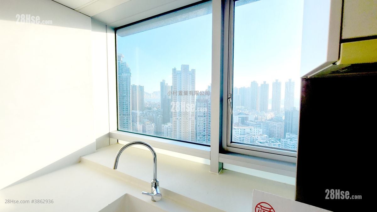 kitchen: Grand Metro Rental 3 Bedrooms , 2 Bathrooms 693 ft²