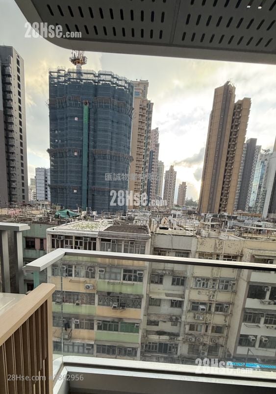 Eight Southpark Sell 2 Bedrooms , 1 Bathroom 351 ft²