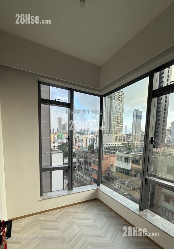Eight Southpark Sell 2 Bedrooms , 1 Bathroom 351 ft²