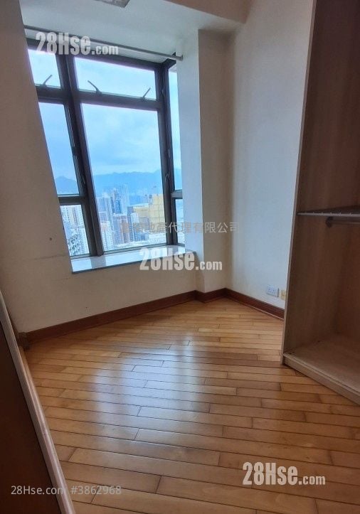 Royal Peninsula Sell 2 Bedrooms , 1 Bathroom 592 ft²