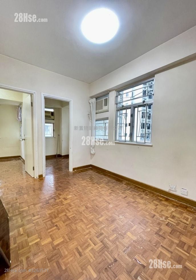 Hong Wah Mansion Sell 2 Bedrooms , 1 Bathroom 325 ft²