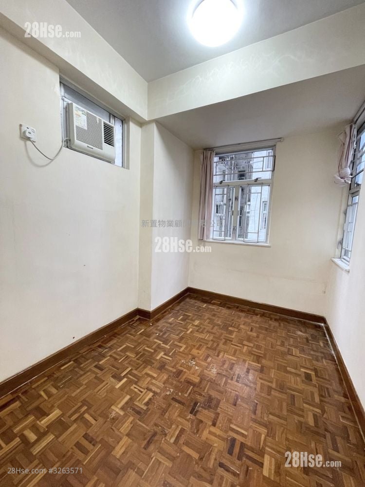Hong Wah Mansion Sell 2 Bedrooms , 1 Bathroom 325 ft²