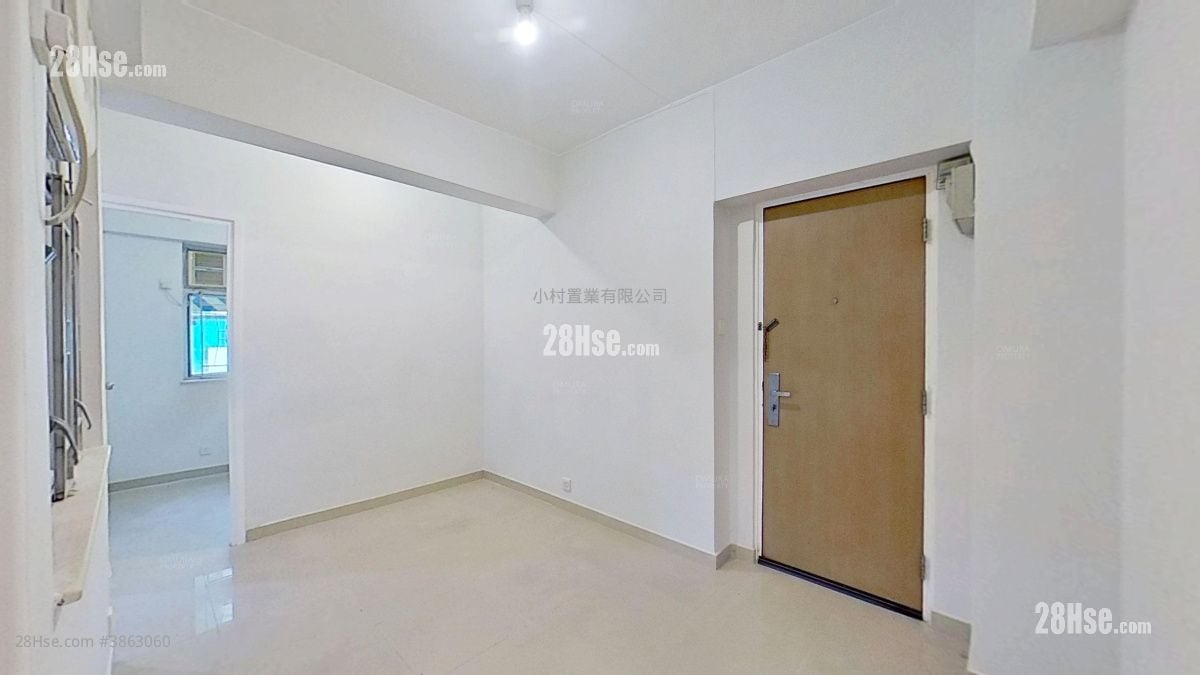 living room: Kam Hoi Mansion Rental 2 Bedrooms , 1 Bathroom 357 ft²