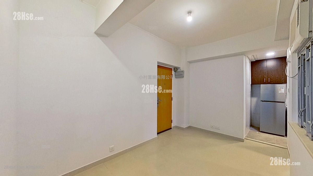 living room: Kam Hoi Mansion Rental 2 Bedrooms , 1 Bathroom 357 ft²