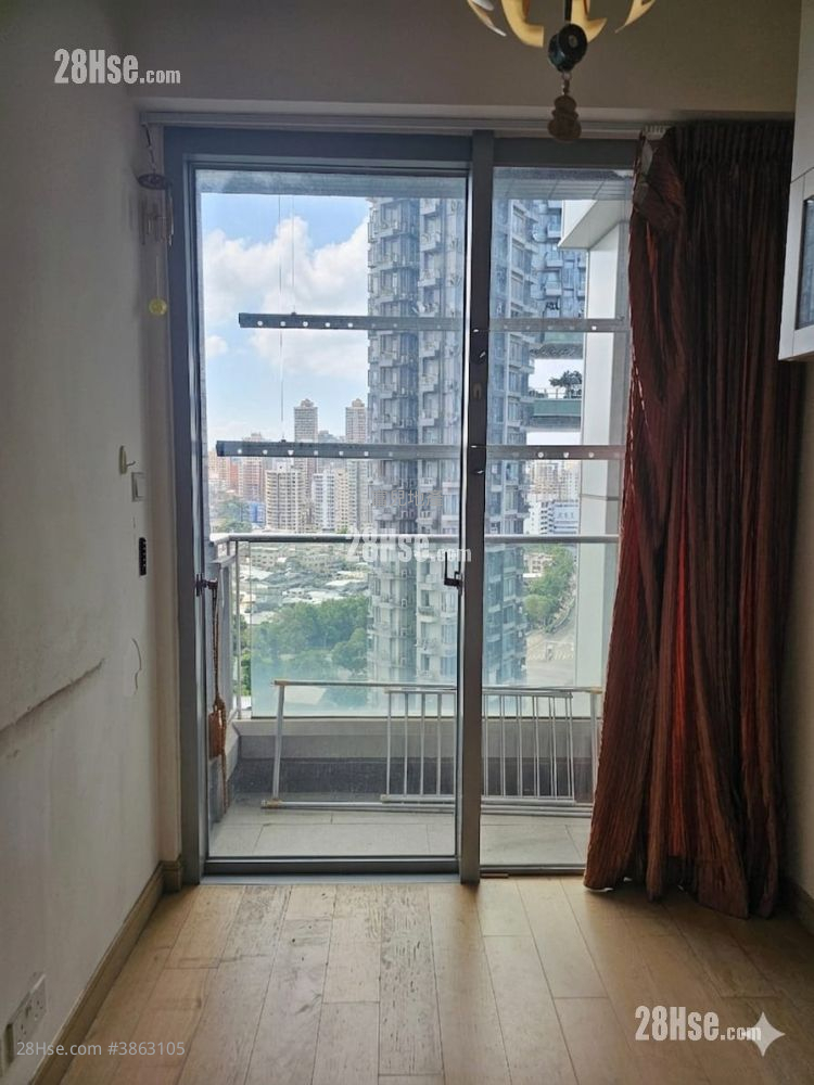 The Reach Sell 2 Bedrooms 425 ft²