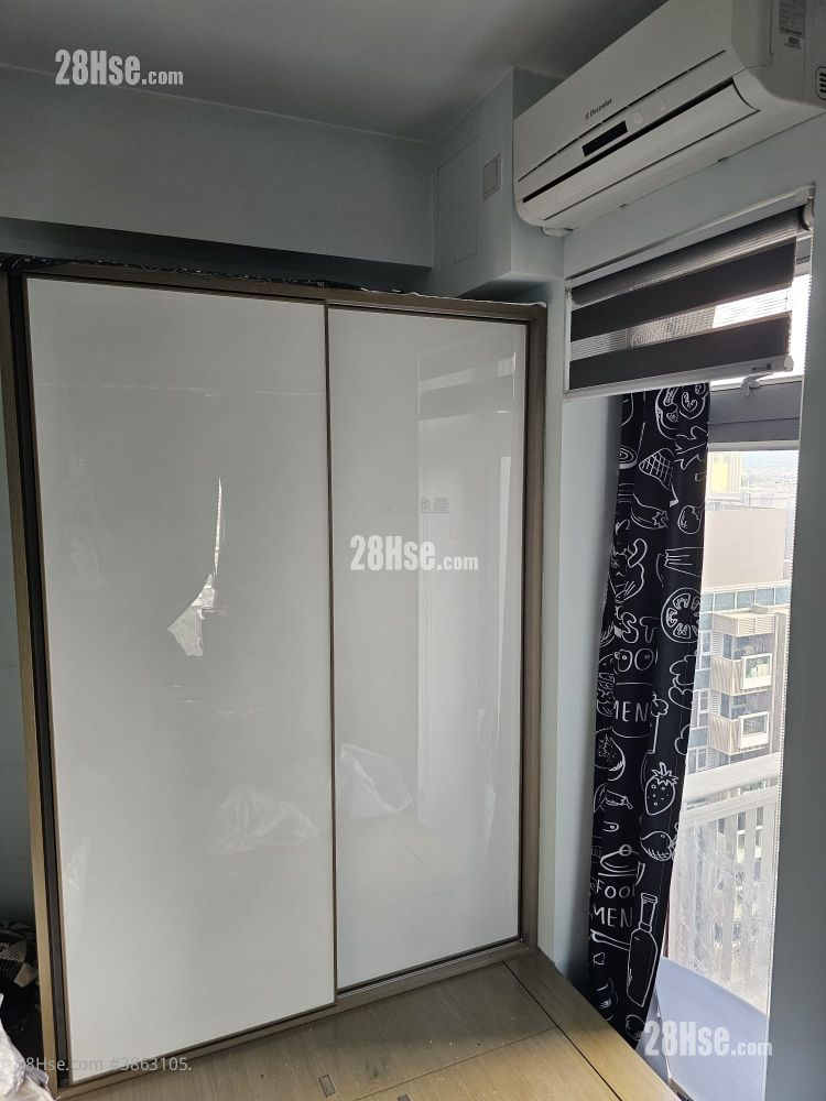 The Reach Sell 2 Bedrooms 425 ft²
