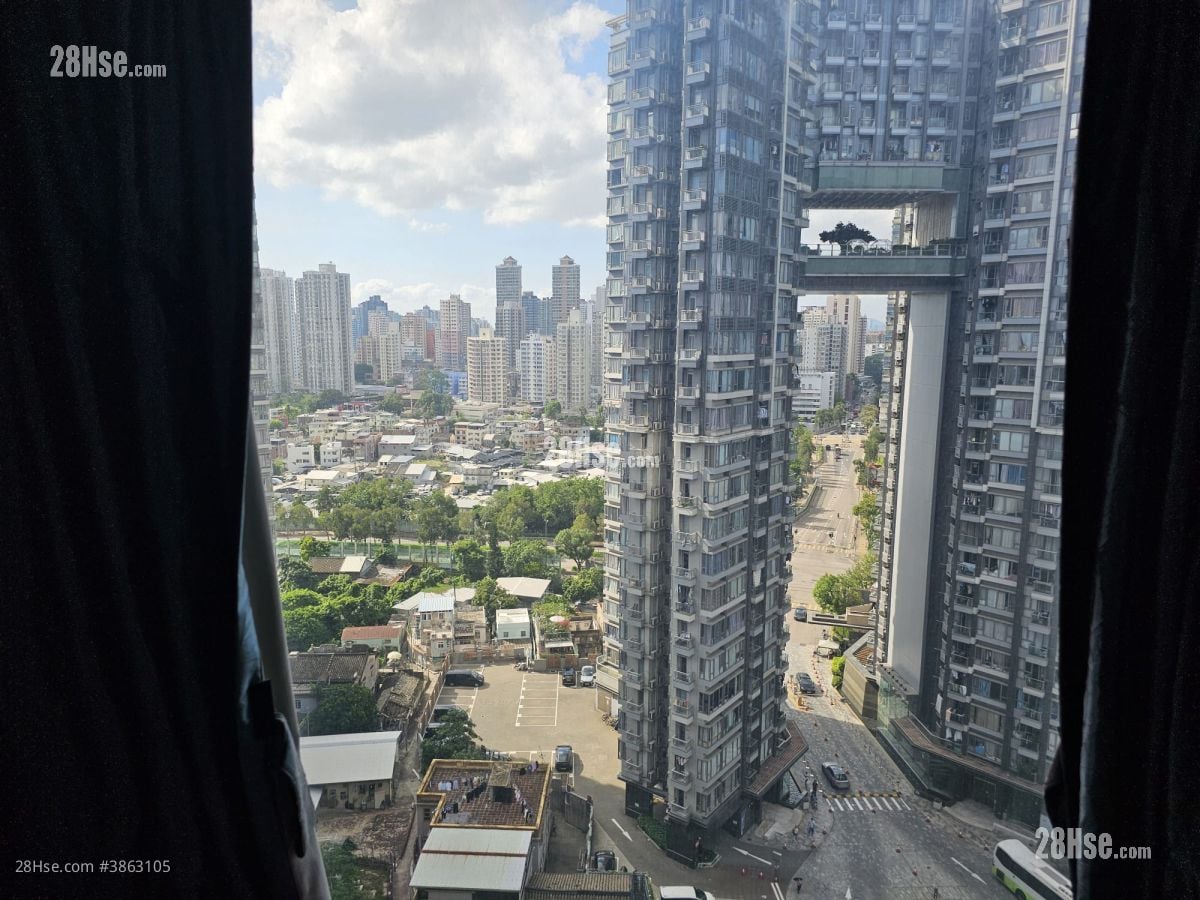 The Reach Sell 2 Bedrooms 425 ft²