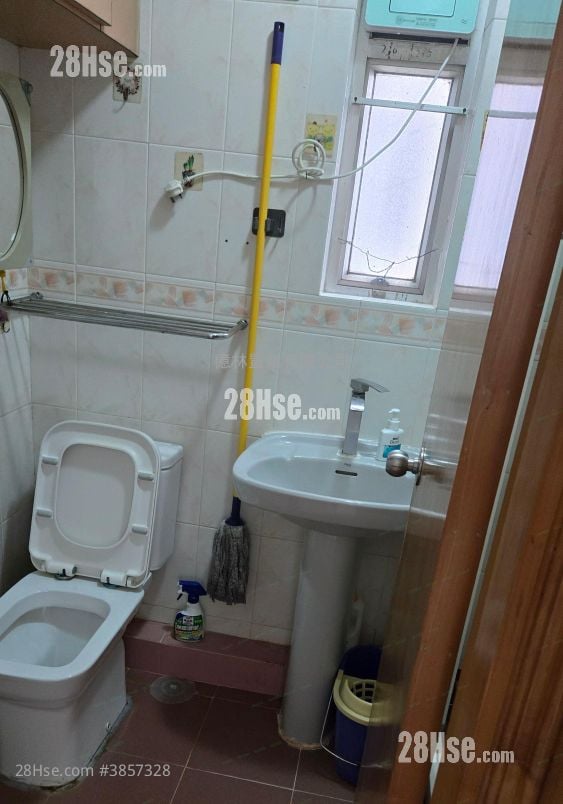 Hong Nga Court Sell 2 Bedrooms , 1 Bathroom 538 ft²