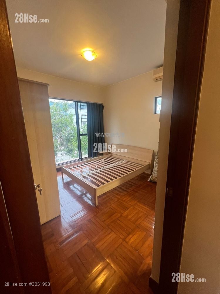 Meadowlands Sell 4 Bedrooms , 3 Bathrooms 972 ft²