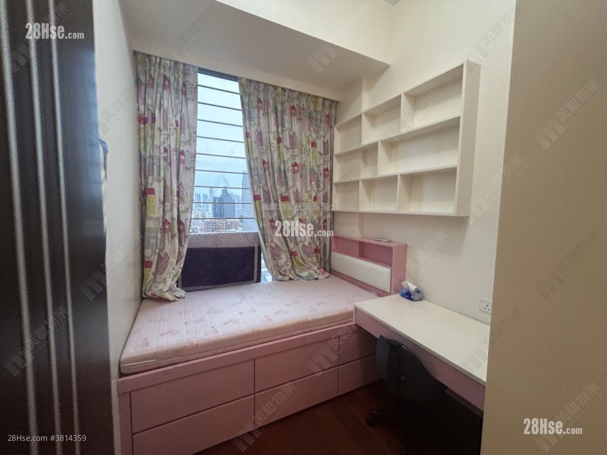 8 Lasalle Sell 3 Bedrooms , 2 Bathrooms 926 ft²