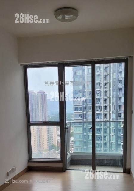 The Reach Sell 2 Bedrooms 440 ft²