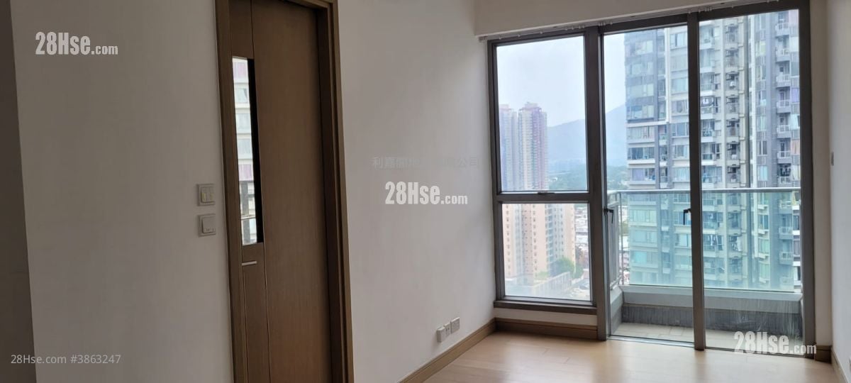 The Reach Sell 2 Bedrooms 440 ft²